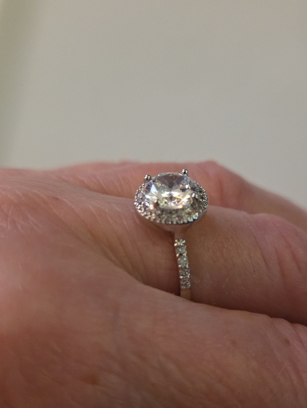 NEW - RING...Size 8 - Picture 5 of 5